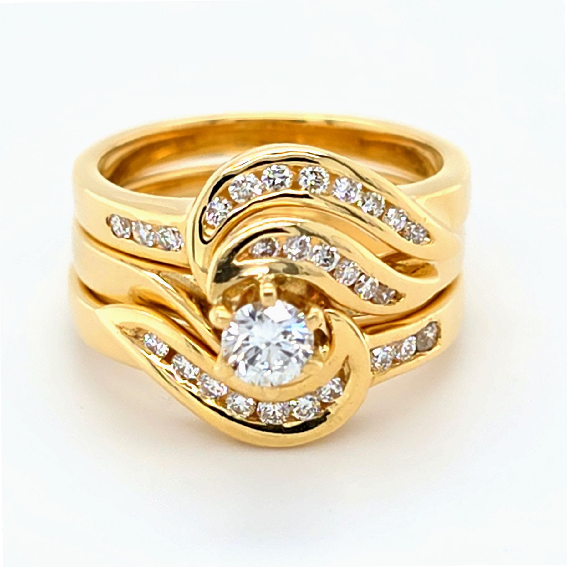 Ladies 18ct Yellow Gold 3 Piece Diamond Set – Total Weight – 9.4 Grams – Ring Size – J (MR)