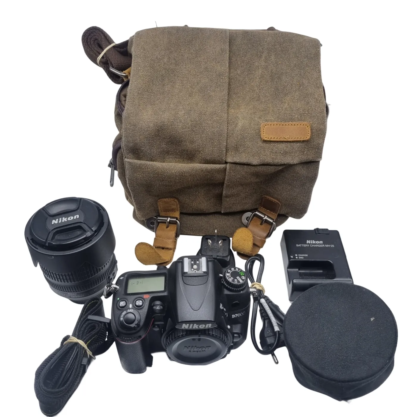 Nikon D7000 DSLR Camera with Lens, Battery, Charger, and Bag (WR 1402377)