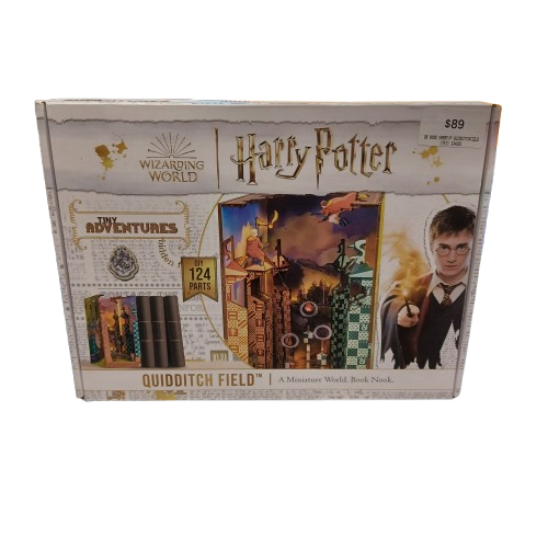 Harry Potter Quidditch Field Miniature World Book Nook ( LE )