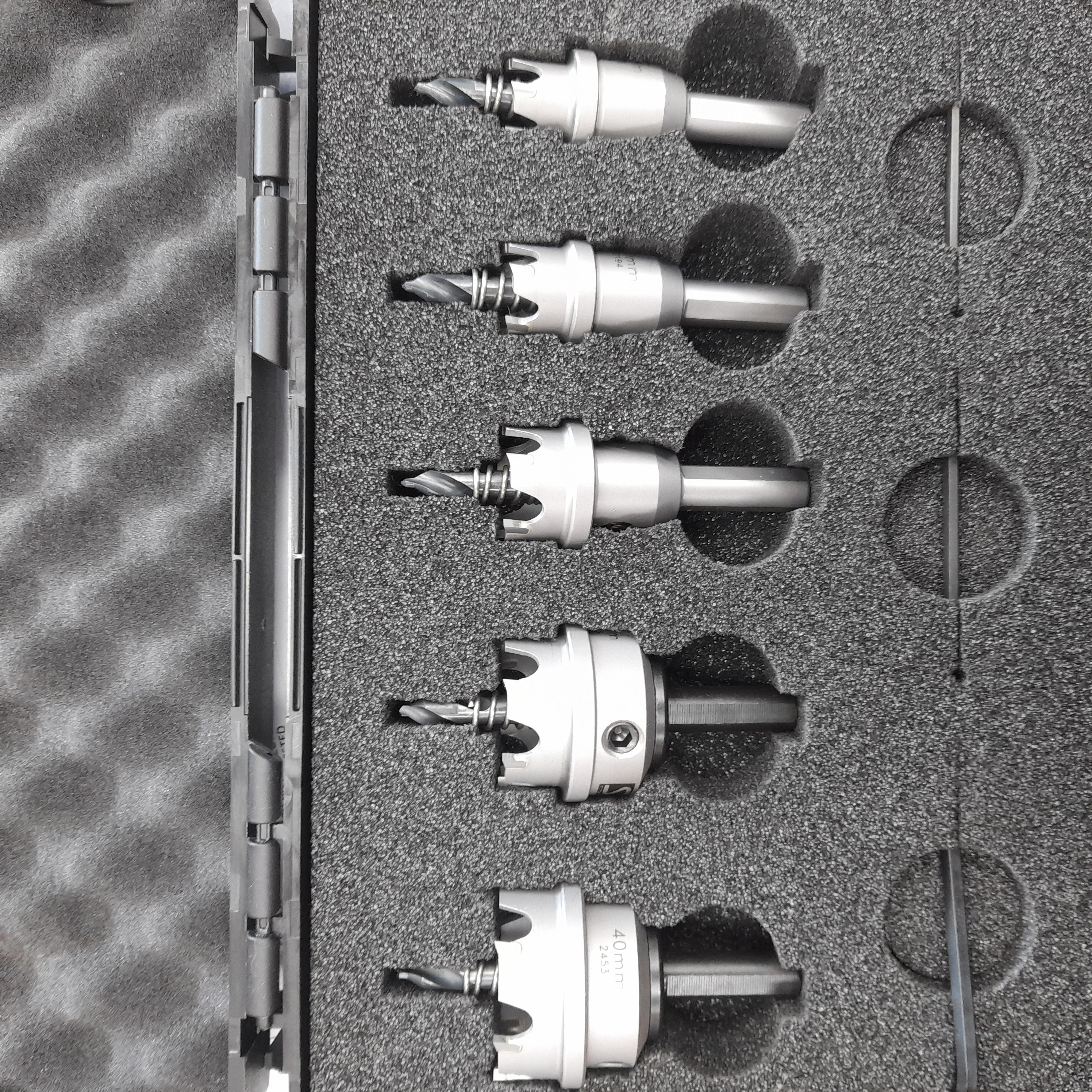 Suttons Tools Holesaw Set H108 Black Sealed In Hard Case