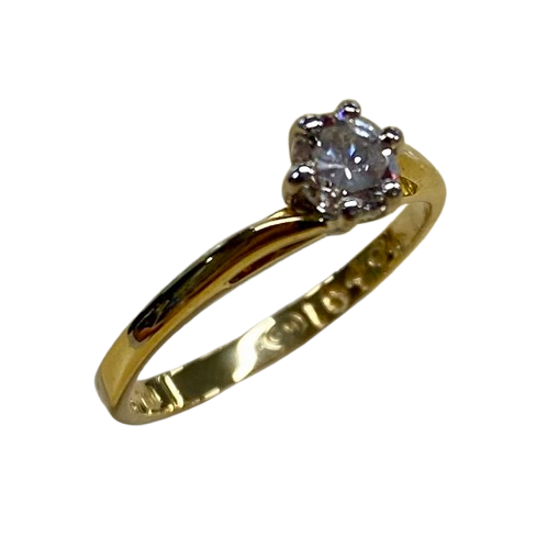 Ladies 18ct Yellow Gold Single Stone Diamond Ring. Round Brilliant Cut Surrounded 6 Claw Wire Tapered Collect Set On a Yellow Gold Under Rail With Pointed Cross Over Swept Up Shoulders. TDW 0.39ct. Size L/5.5, With Valuation Certificate – (NG 102862)