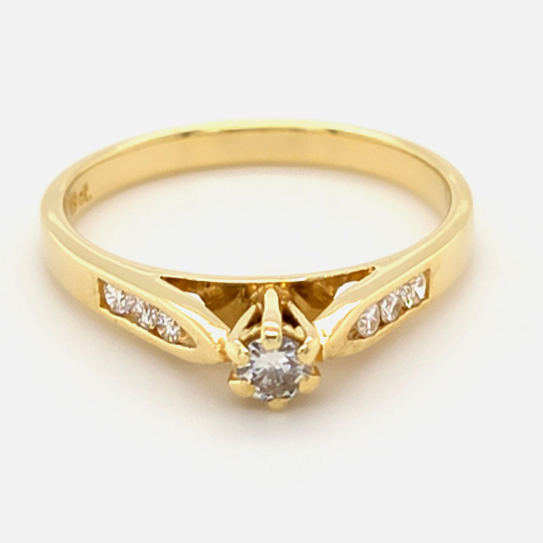 Ladies 18ct Yellow Gold Diamond Ring – Total Weight – 2.7 Grams – Ring Size – L1/2