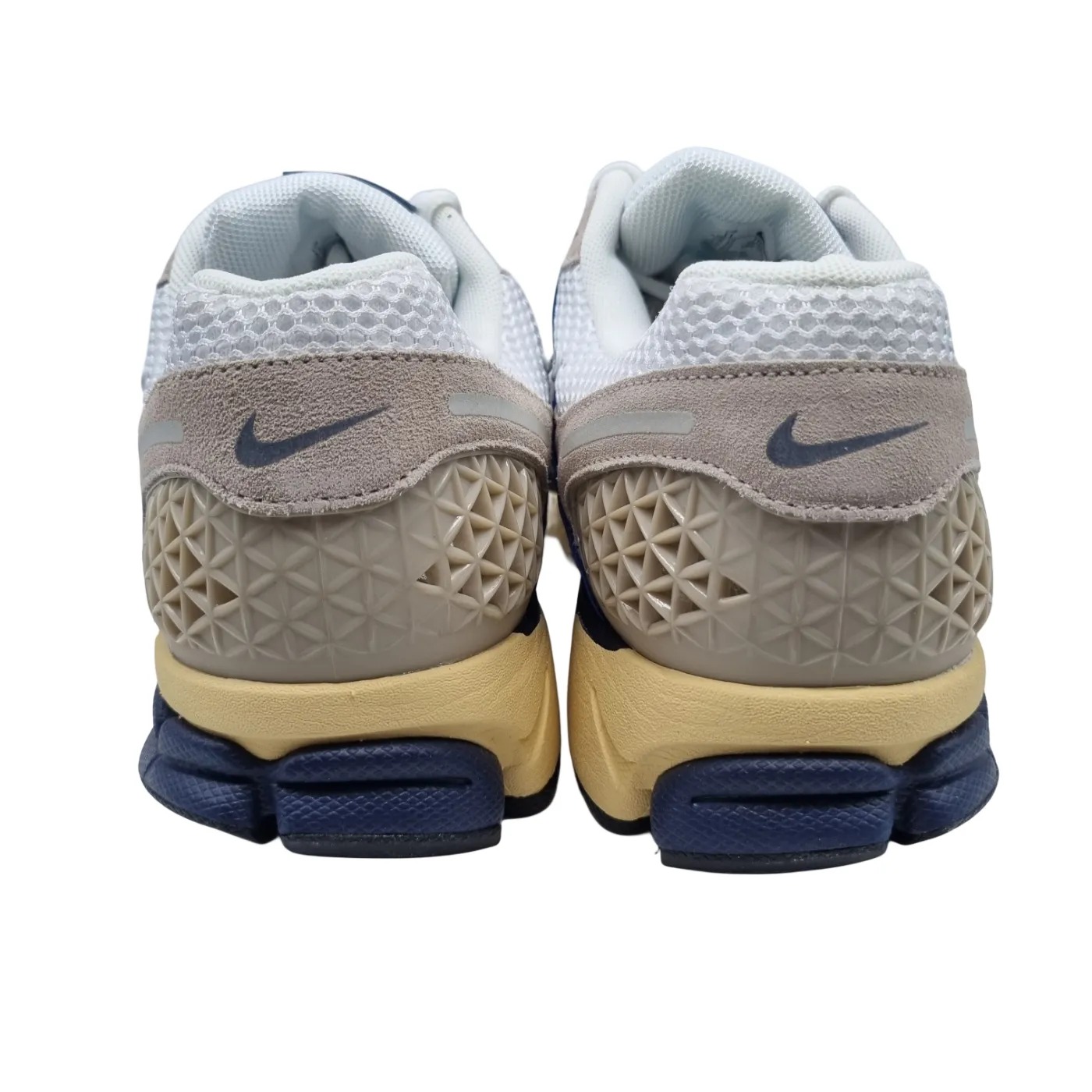 Nike Zoom Vomero 5 White Thunder Blue Cream Size M 11 W 12.5 (HF4259 100) (WR 1414246)