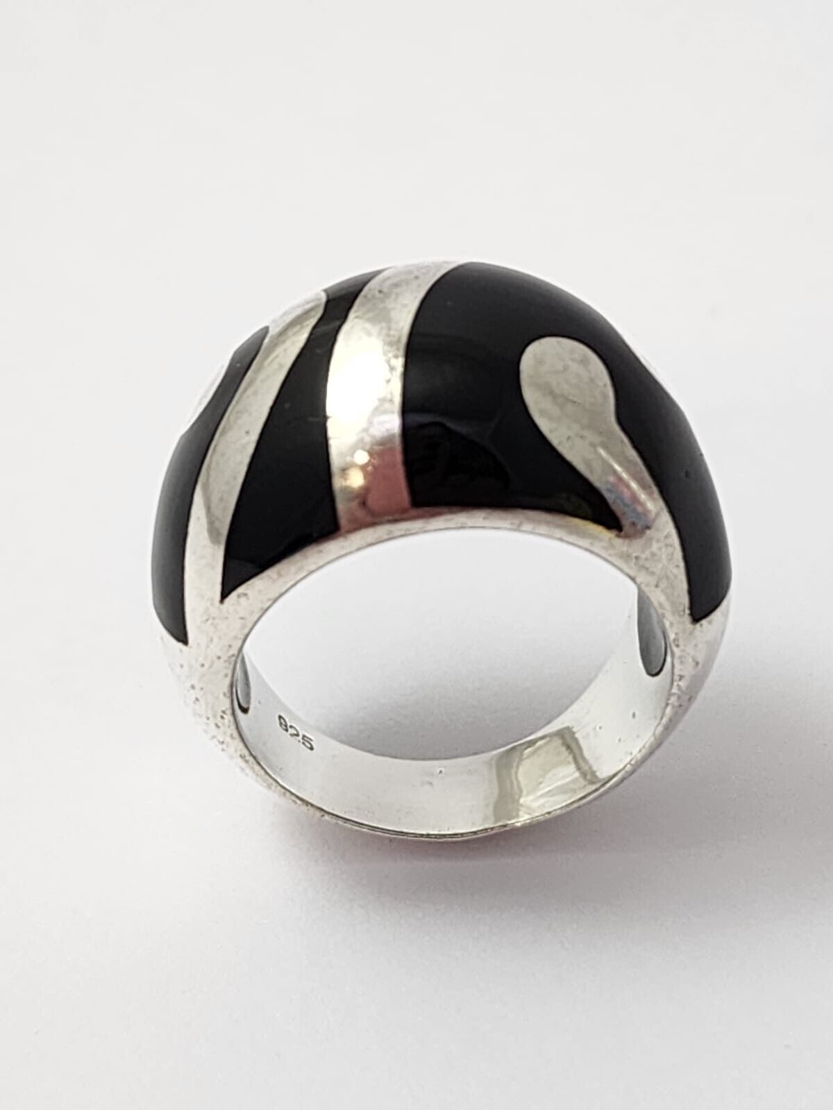 STERLING SILVER DOMED GRADUATED RING!