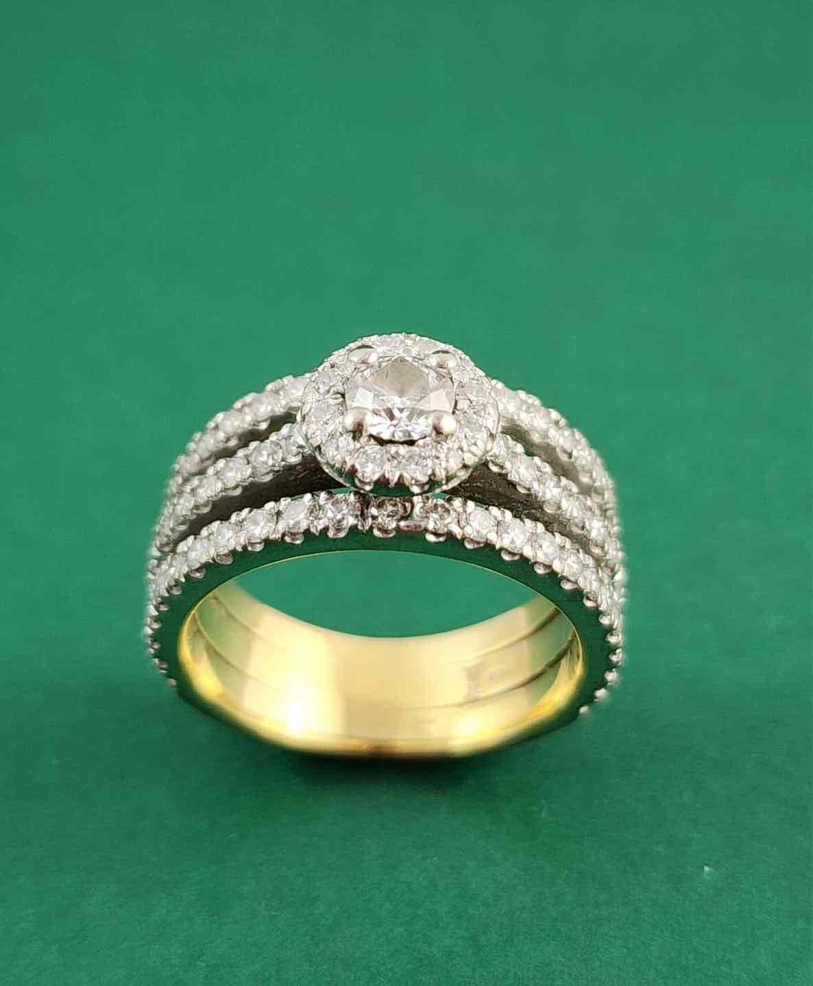 18CT YELLOW AND WHITE GOLD DIAMOND CLUSTER  TRIPLE RING