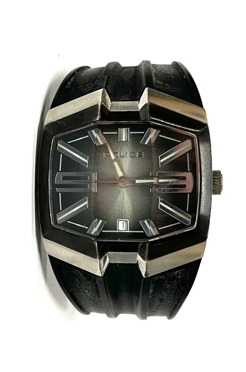 POLICE QUARTZ WATCH WITH A BLACK RUBBER BAND AND RECTANGULAR GREY DIAL STAINLESS STEEL CASE