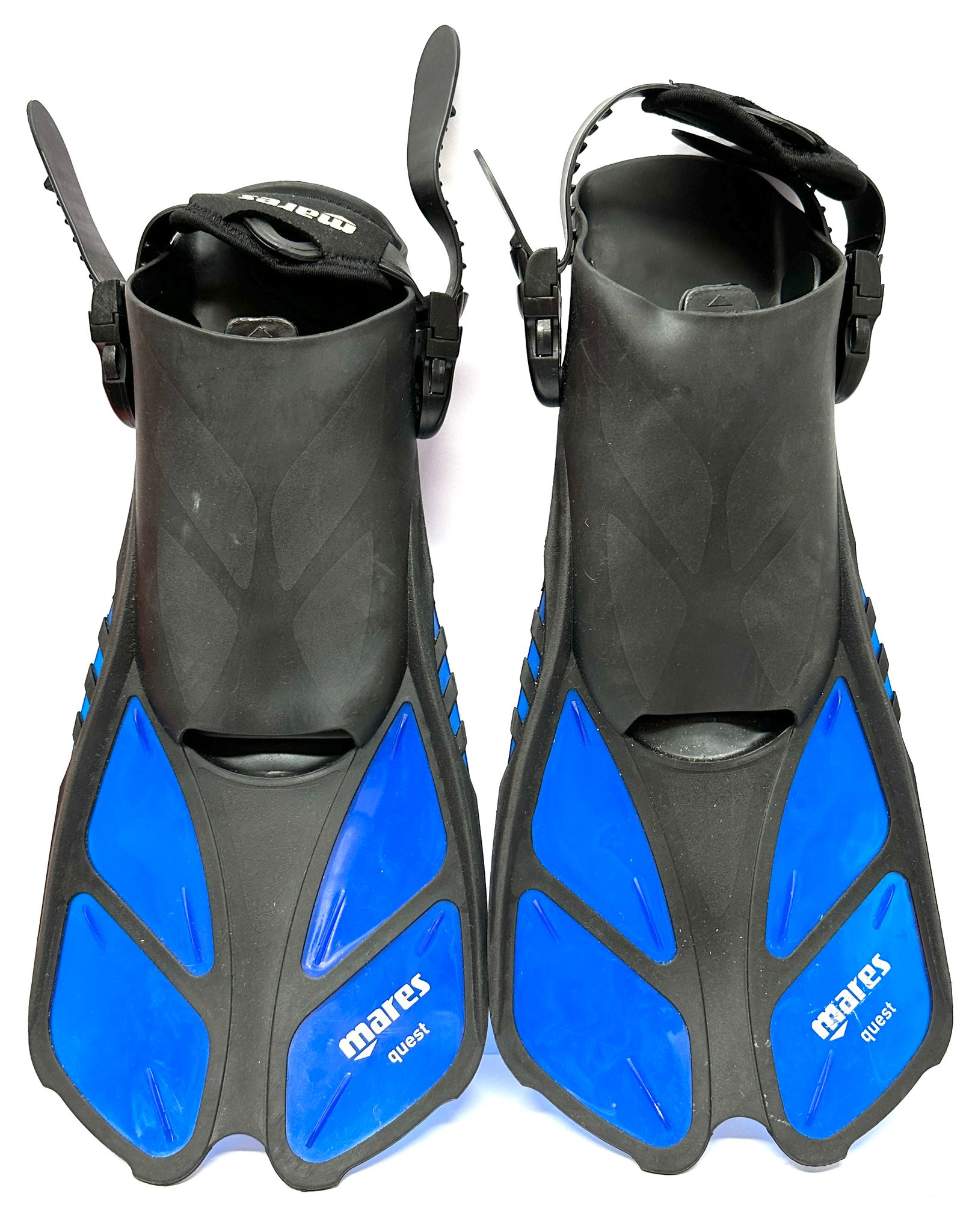 MARES BLUE AND BLACK FLIPPERS WITH HEAD CARRY BAG