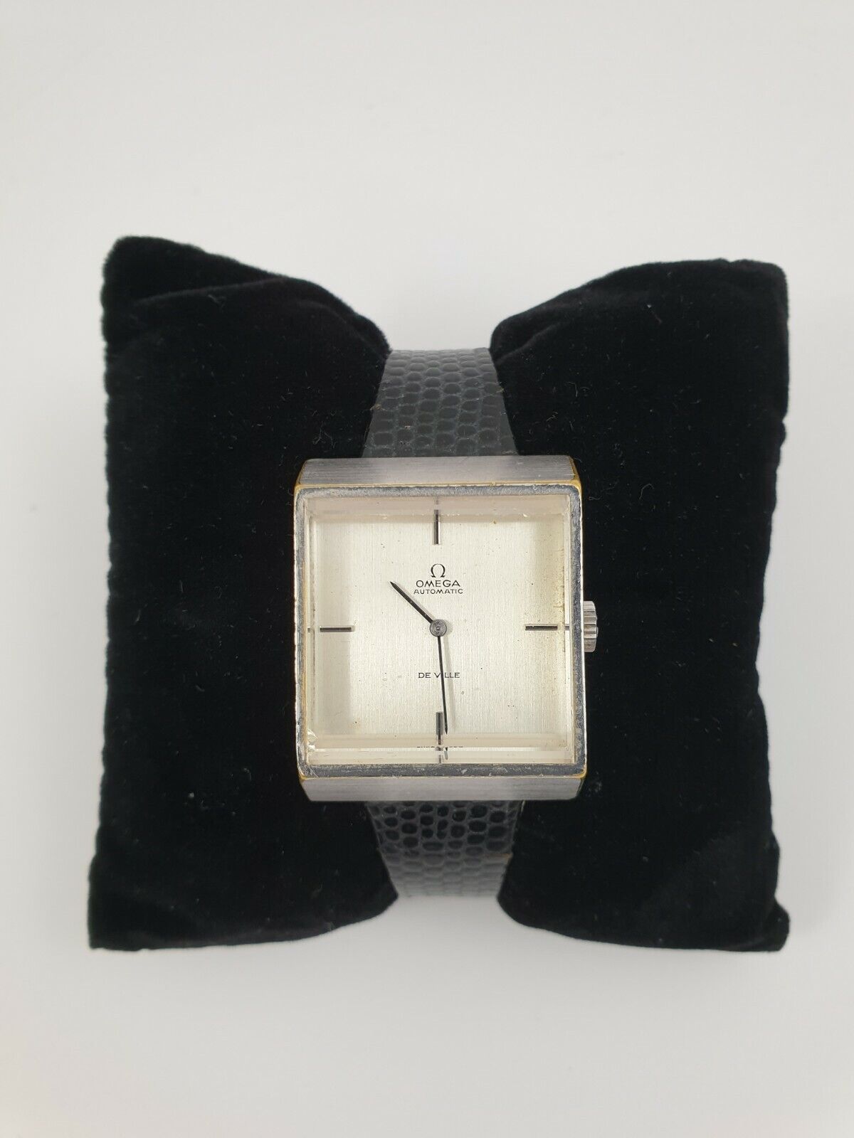 OMEGA DE VILLE EARLY 1970S RARE MANUAL WINDING WATCH