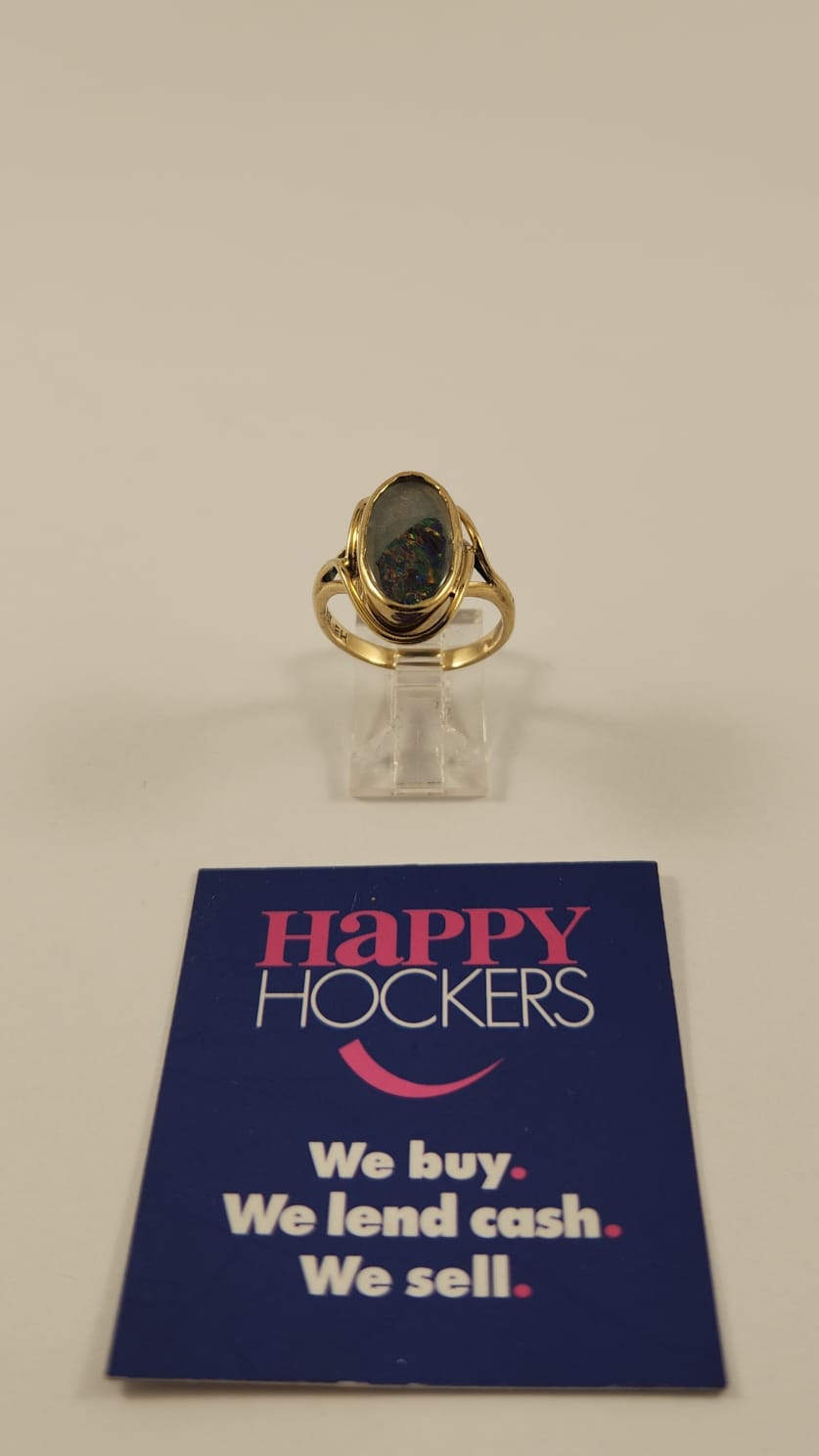 9CT YELLOW GOLD RING SET WITH OPAL TRIPLET