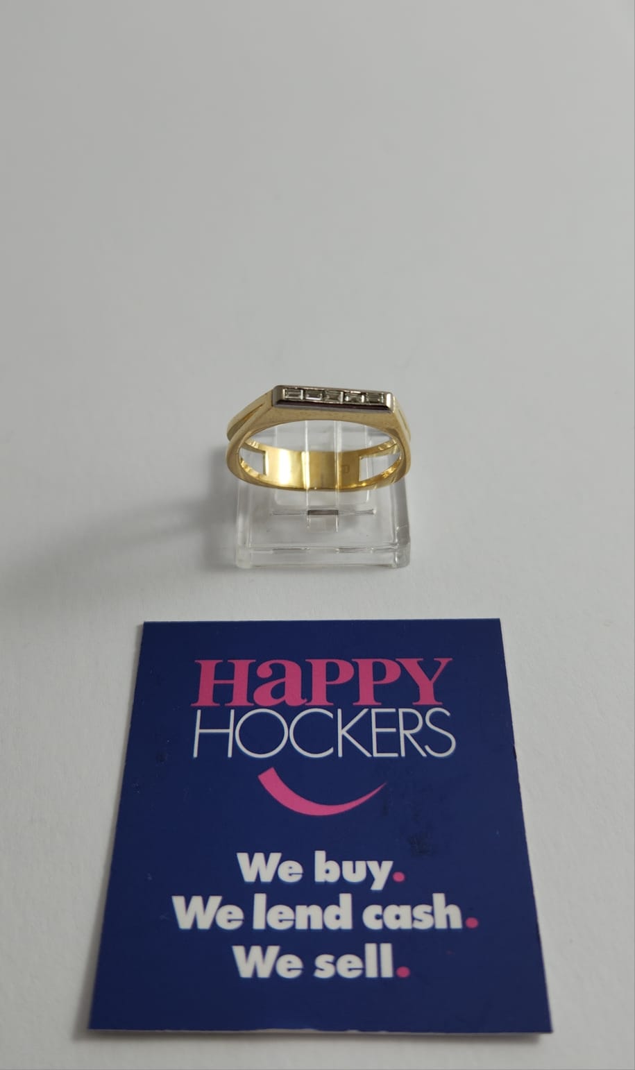 18CT YELLOW GOLD RETRO STYLE RING SET WITH 5 DIAMONDS TOTALLING 0.13CT
