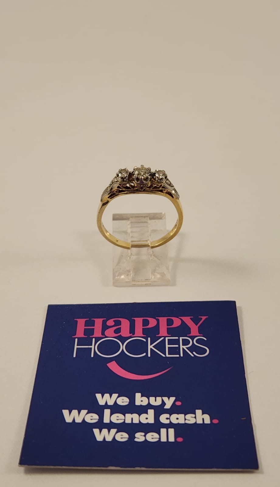 18CT YELLOW GOLD AND PALLADIUM RING SET WITH 3 X DIAMONDS TOTALLING 0.29CT