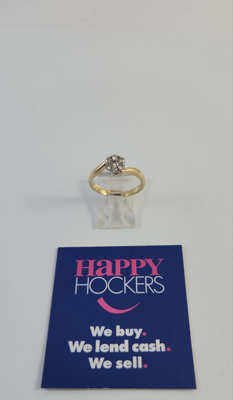 9CT YELLOW GOLD FLOWER STYLE RING SET WITH DIAMONDS