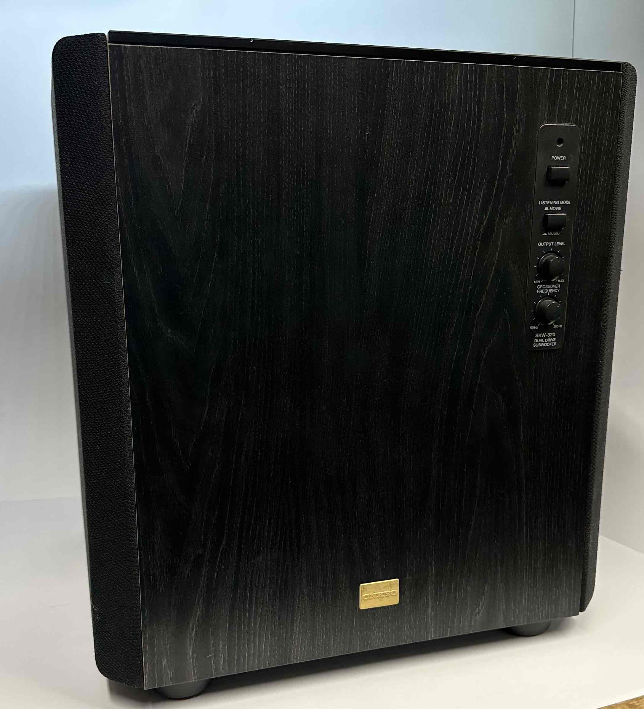 ONKYO SKW-320 DUAL DRIVE POWERED SUBWOOFER