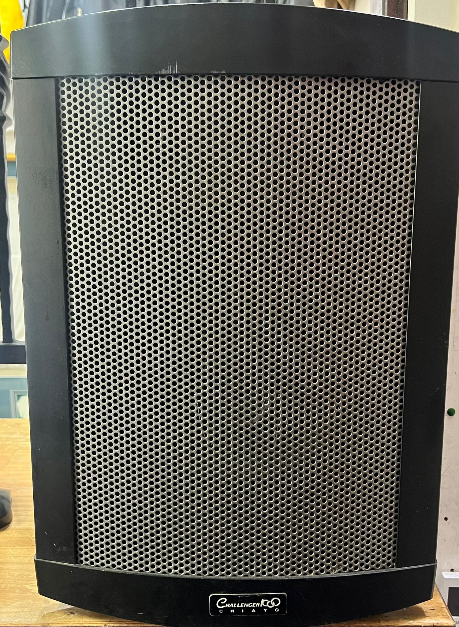 CHIAYO CHALLENGER 1000 PORTABLE WIRELESS PA SYSTEM