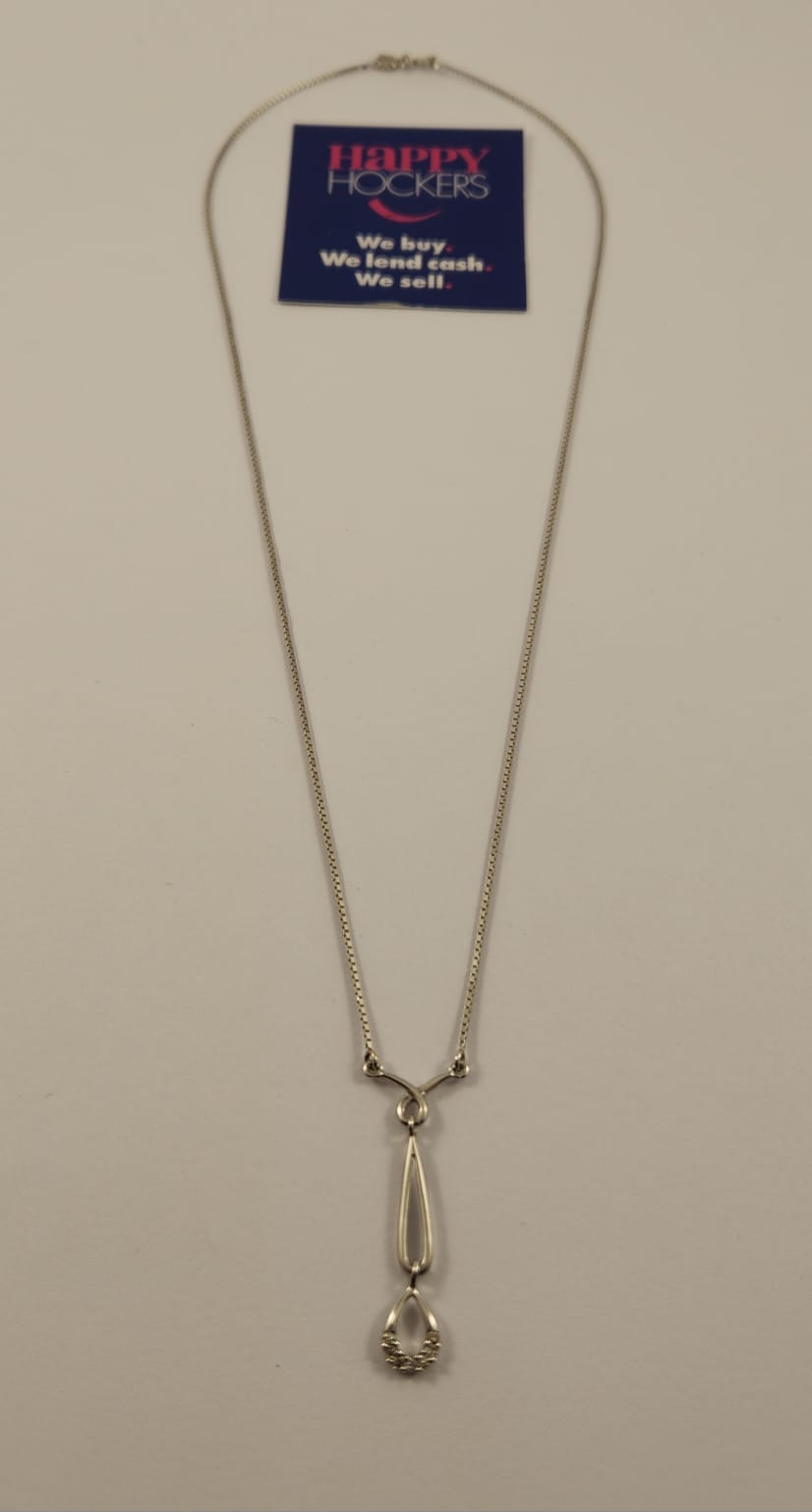 18CT WHITE GOLD FINE BOX LINK CHAIN WITH ATTACHED DIAMOND PENDANT
