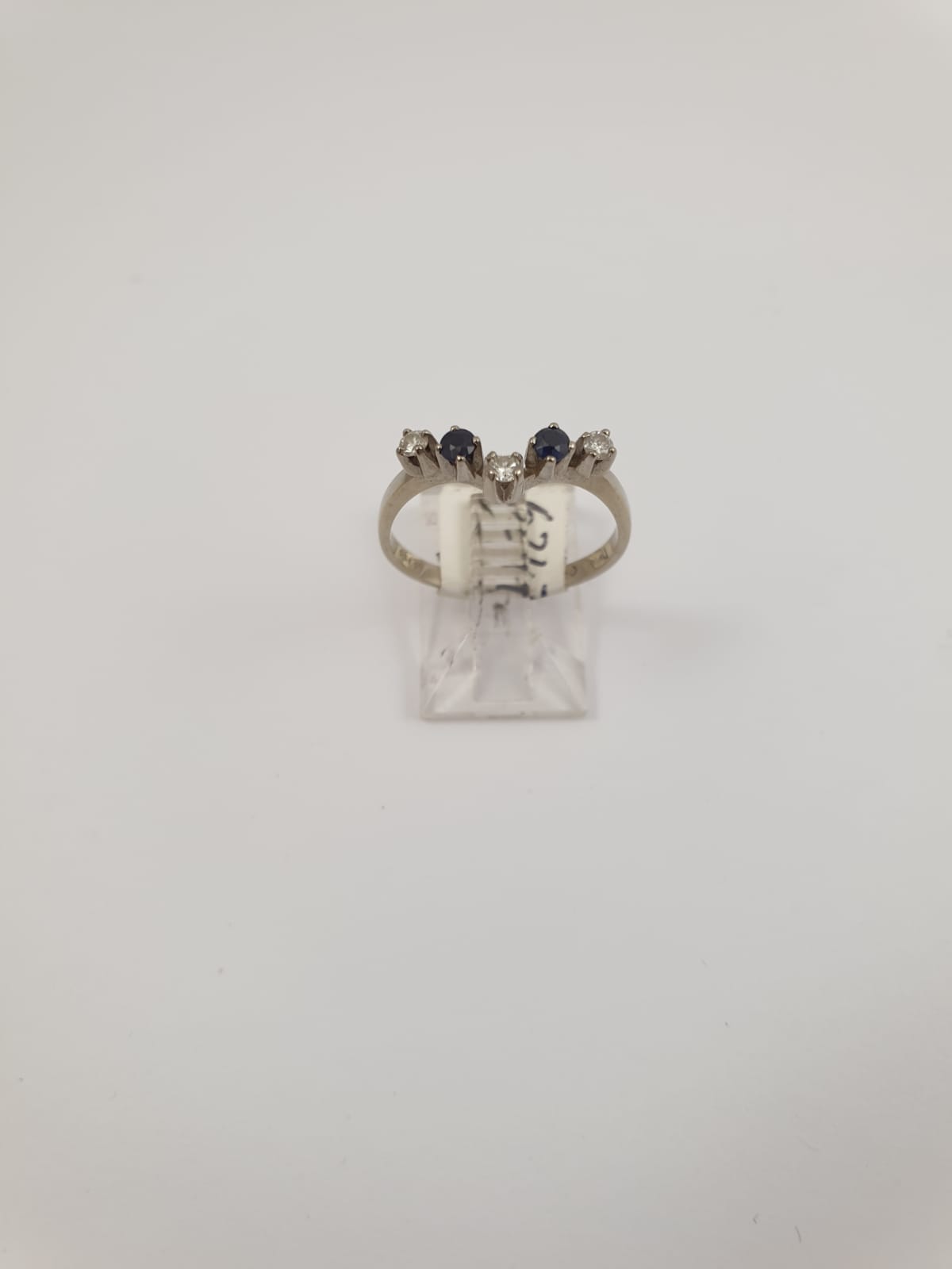 18CT WHITE GOLD V SHAPED RING SET WITH SMALL DIAMONDS AND SAPPHIRES