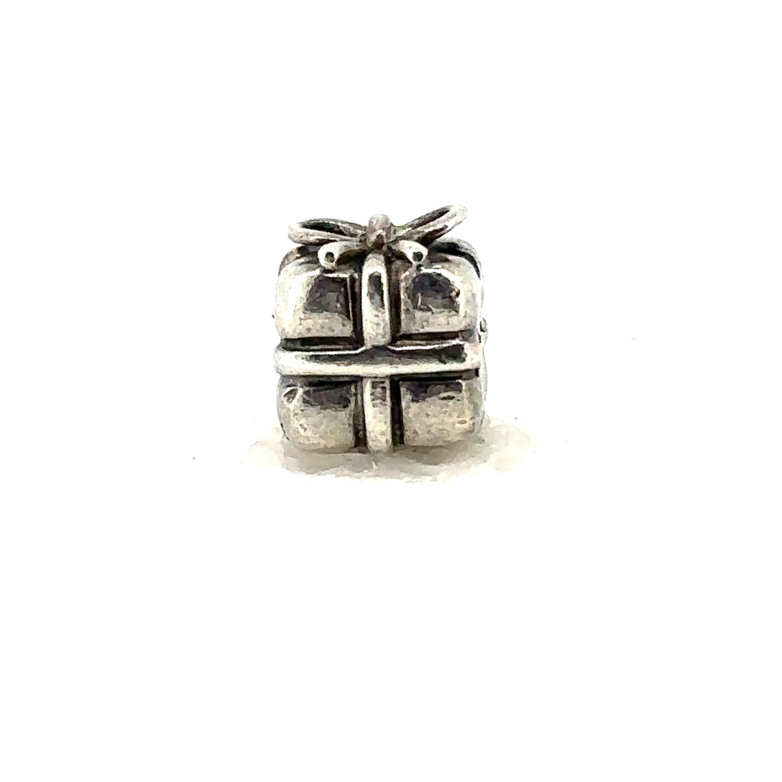 SILVER PANDORA PRESENT CHARM