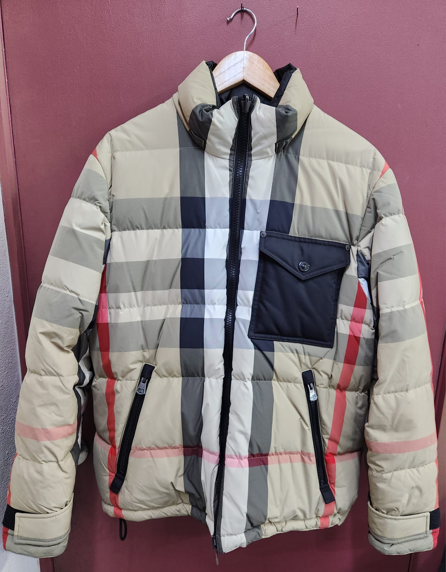 BURBERRY REVERSIBLE CHECK PUFFER JACKET. SIZE MENS LARGE
