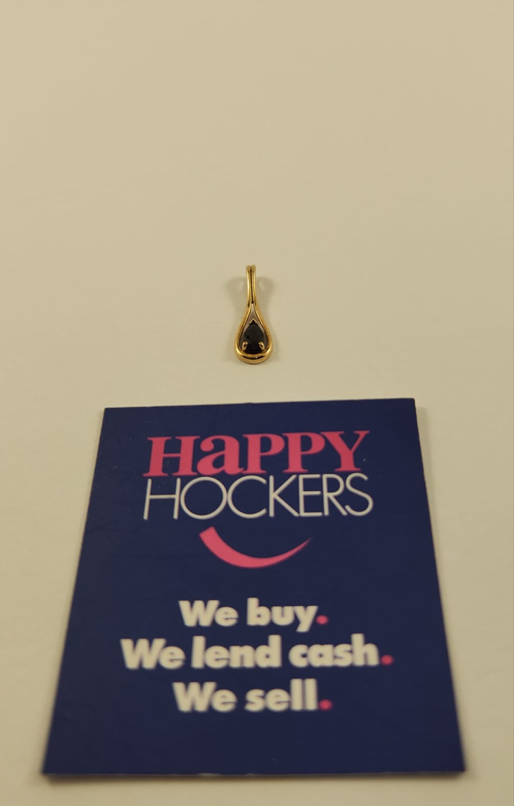 9CT YELLOW GOLD DROP PENDANT SET WITH NATURAL SAPPHIRE
