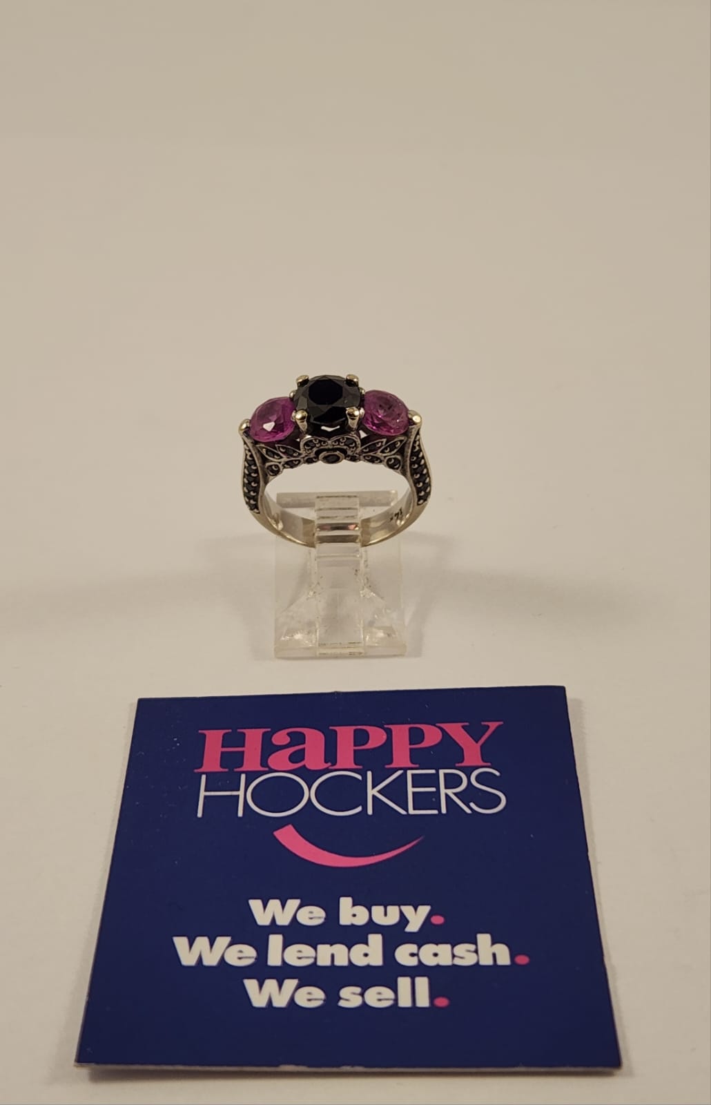 14CT WHITE GOLD RING SET WITH BLACK CUBIC ZIRCONIAS AND SYNTHETIC PINK SAPPHIRES