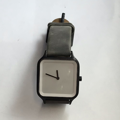 BANE BONES QUARTZ WATCH ON GREY LEATHER STRAP