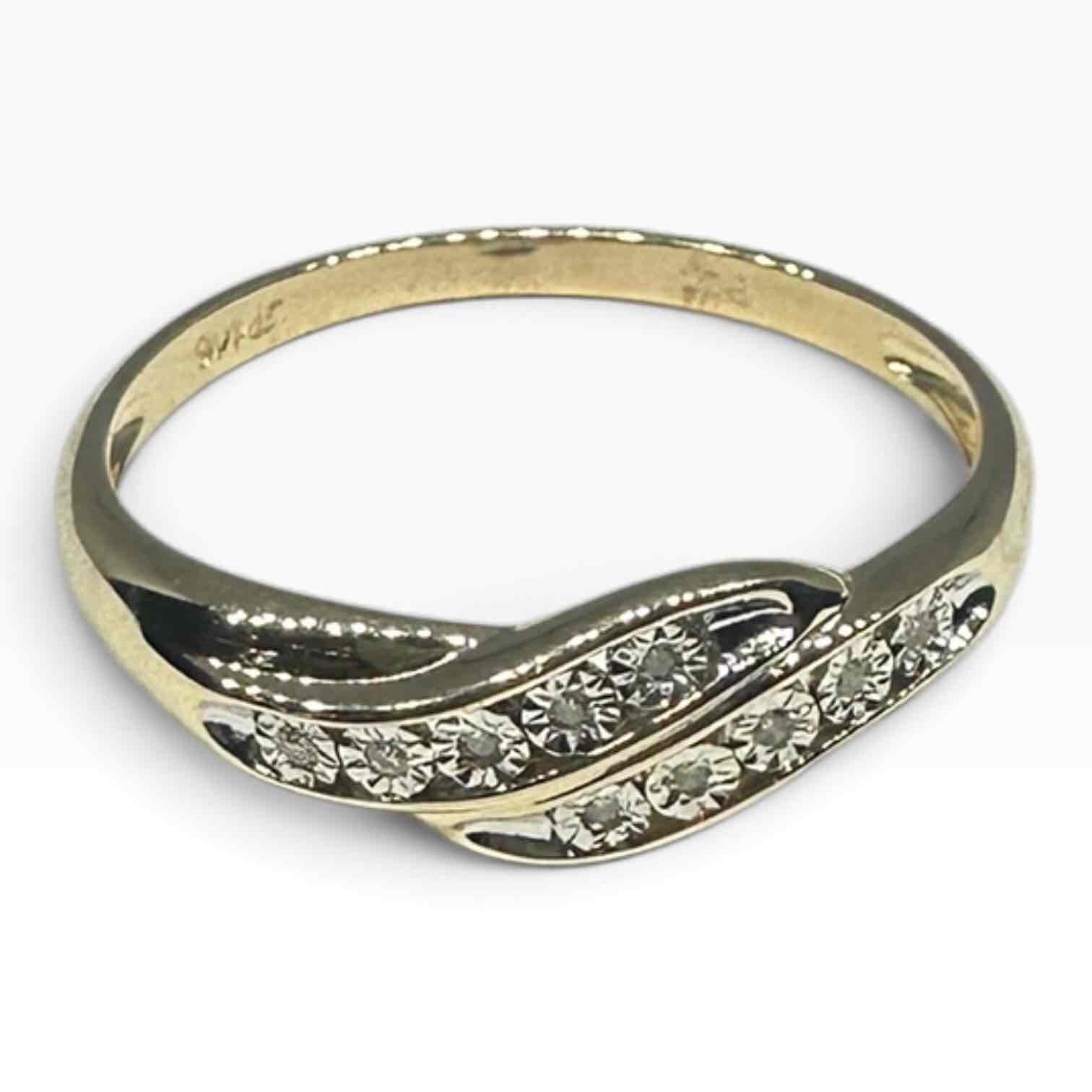 LADIES 9CT YELLOW GOLD RING TDW 0.05CTS