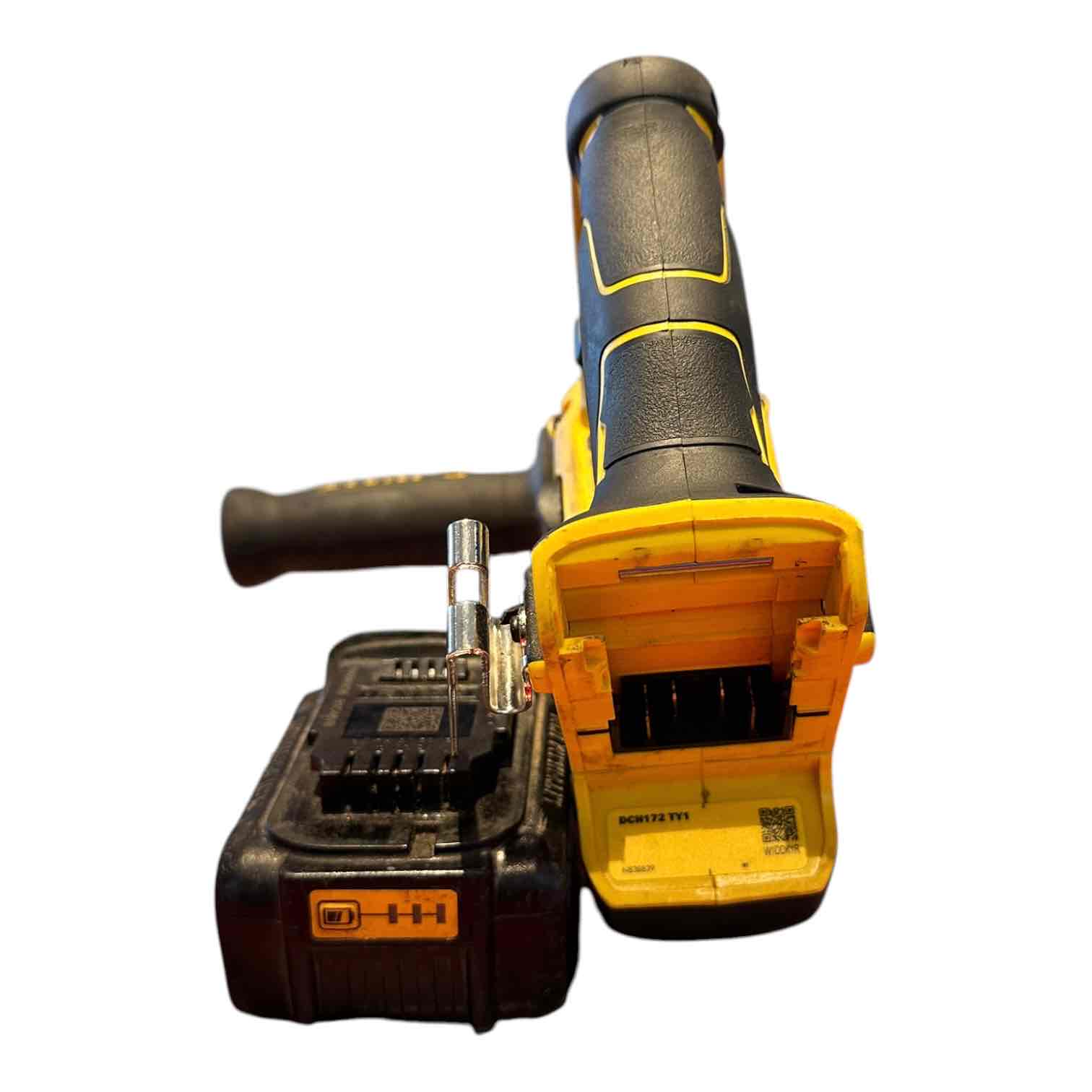 DEWALT ROTARY HAMMER DRILL WITH 5AH BATTERY AND CHARGER