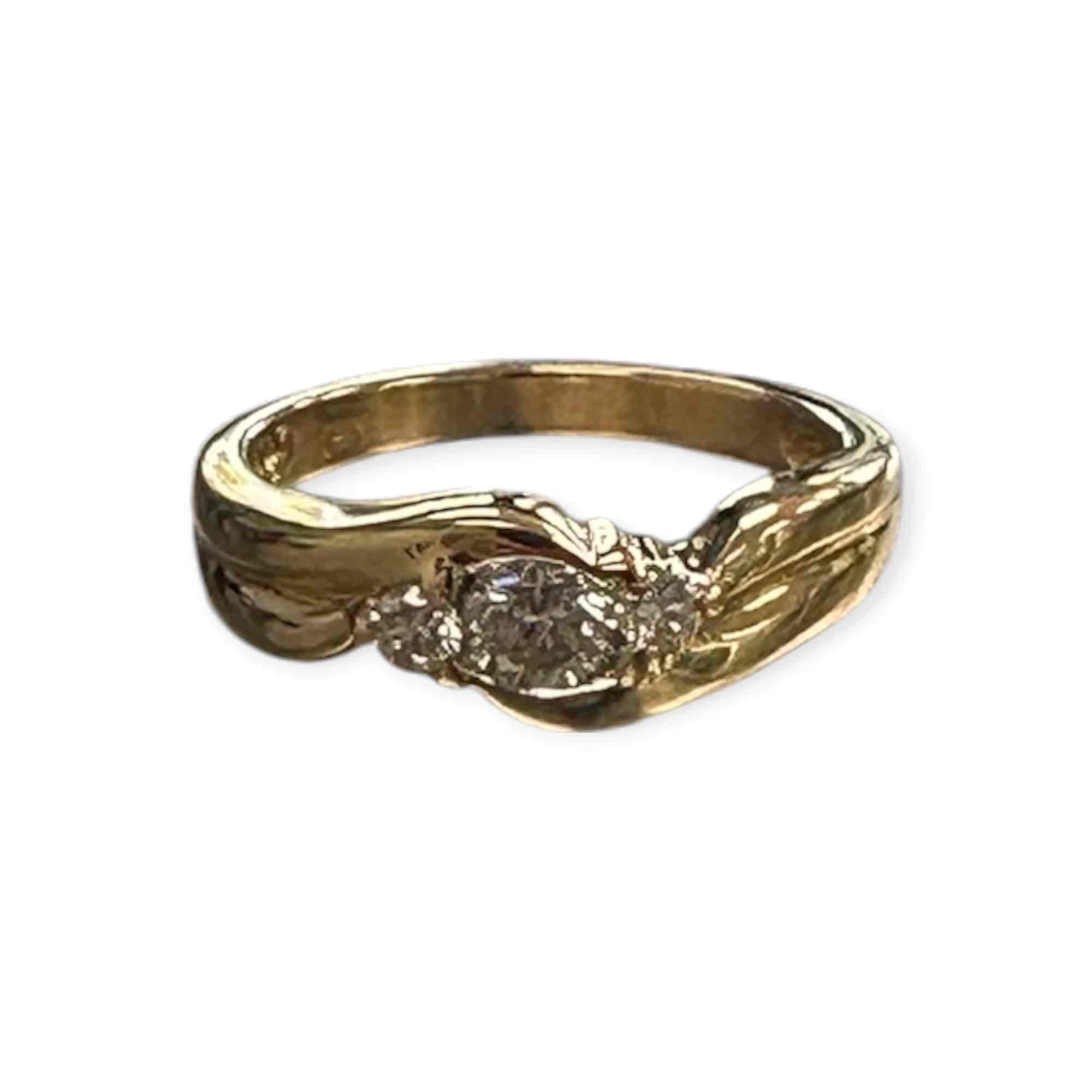 LADIES 18CT YELLOW GOLD RING 5.0GMS TDW 0.25CTS