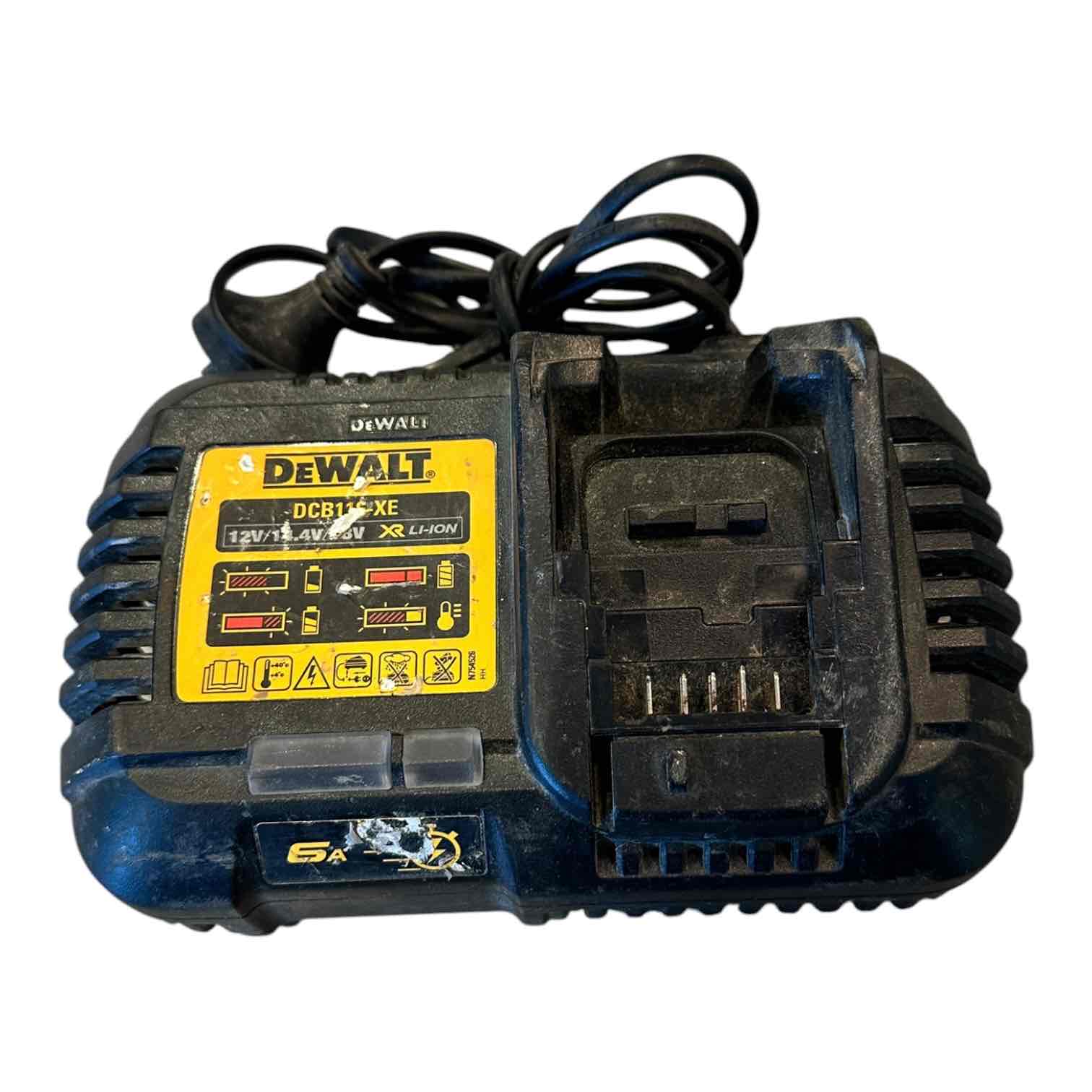 DEWALT ROTARY HAMMER DRILL WITH 5AH BATTERY AND CHARGER