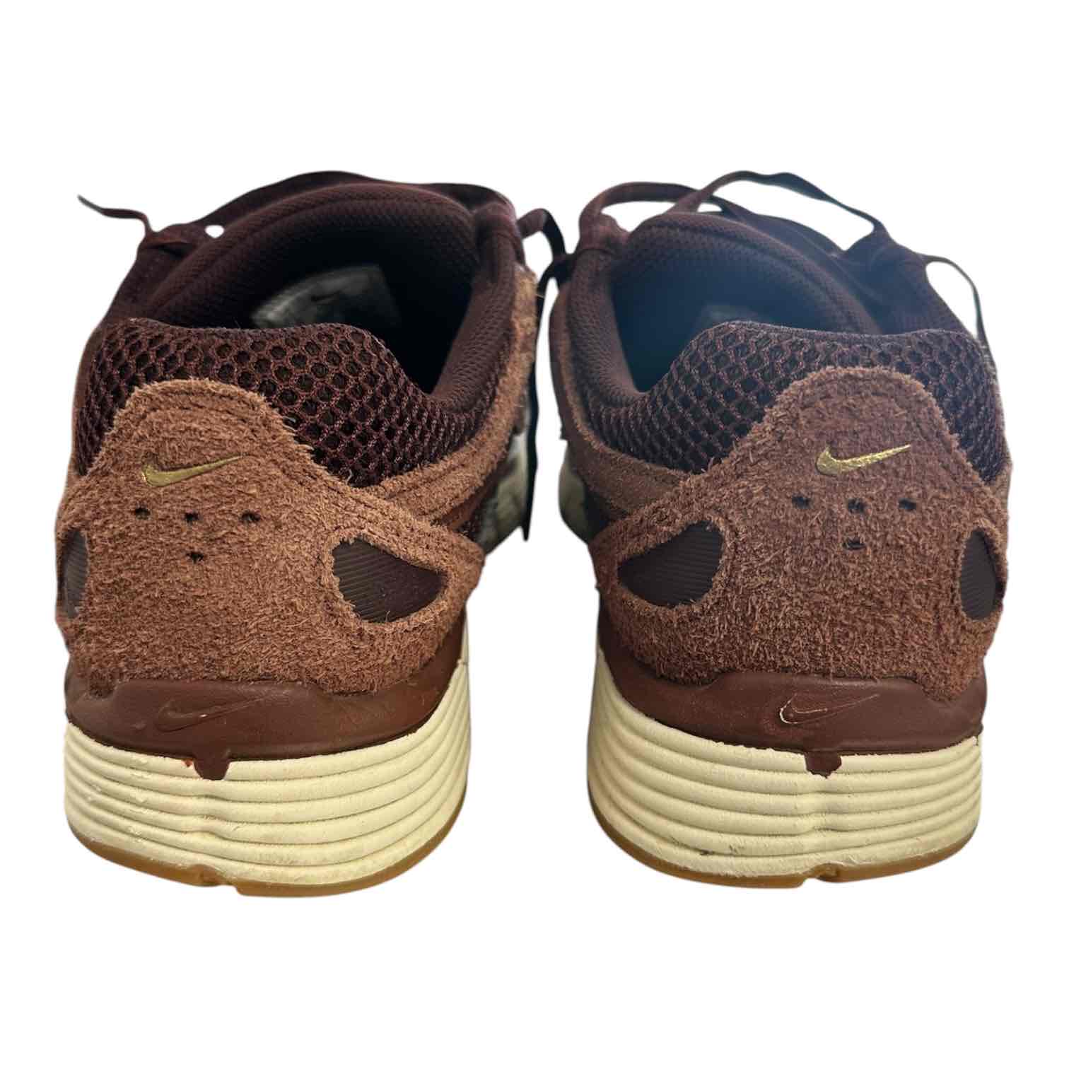 NIKE RUNNERS SHOES SIZE 10