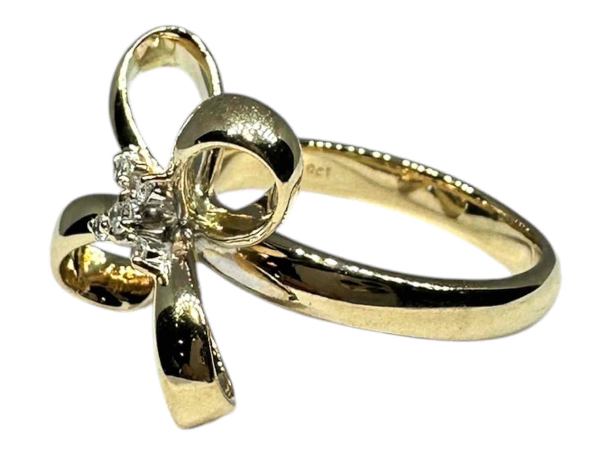 LADIES 9CT YELLOW GOLD TDW .02CTS