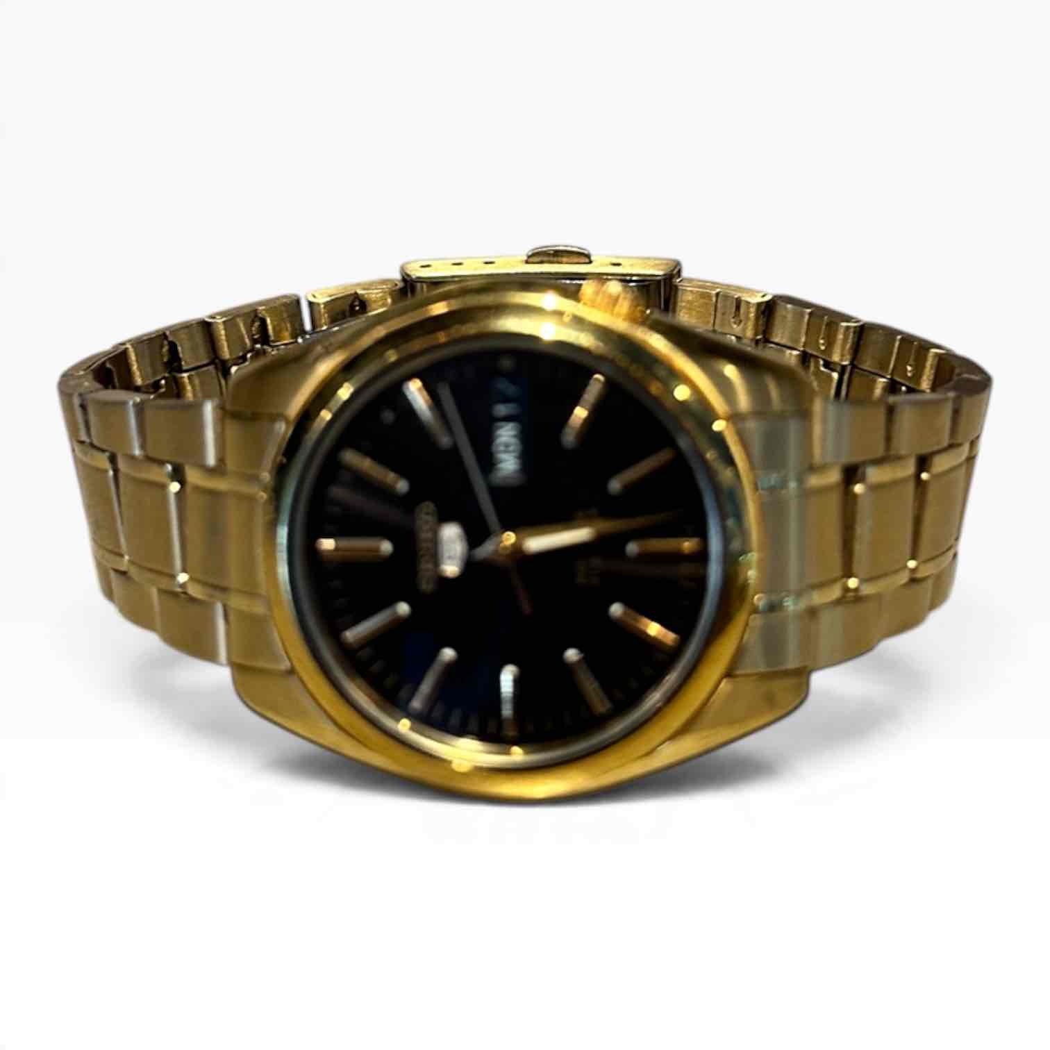 SEIKO 7S26-01V0 WATCH